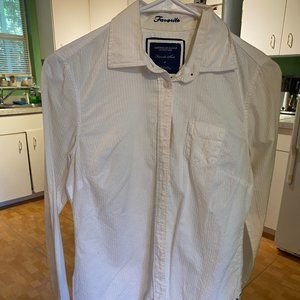 AMERICAN EAGLE WHITE BUTTON DOWN SIZE 4 SERVER WAITRESS FORMAL WEAR OXFORD
